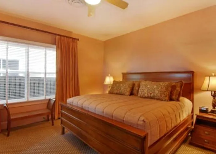 Holiday home Historic Seafront With Gorgeous Gulf Views In Indian Rocks Beach, Florida